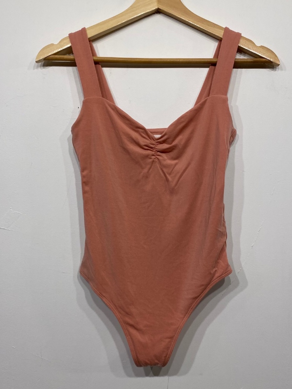 Aritzia Wilfred‎ Pink Sweetheart Neck Bodysuit Size XS